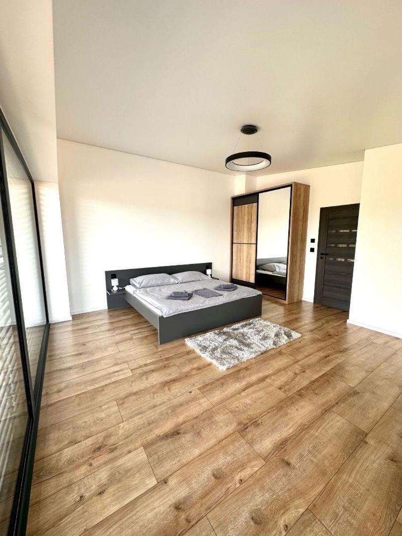 Luxury Apartments Maly Slavkov Eksteriør bilde